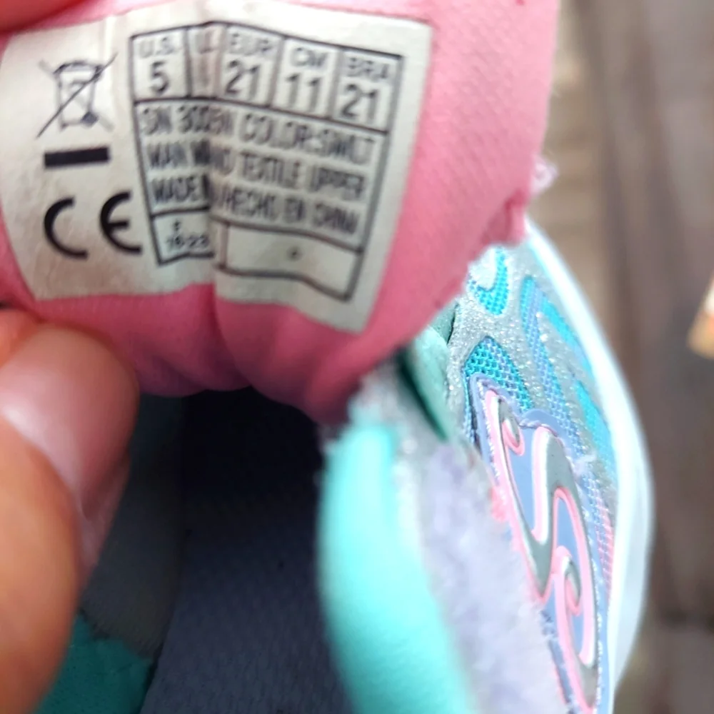 Sketchers girls sneakers pink blue light up & old navy pink sneakers Both Size 5